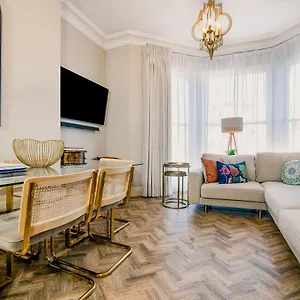  Apartment Derwent House